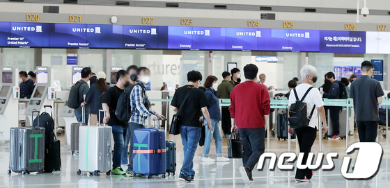 방역 기준 완화에 항공사 운항 확대 시동