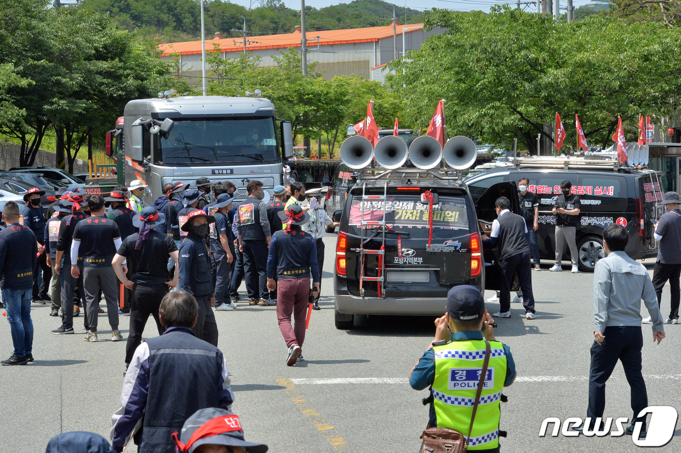 포항제철소, 13일부터 선재·냉연공장 가동 중단…화물연대 파업 여파