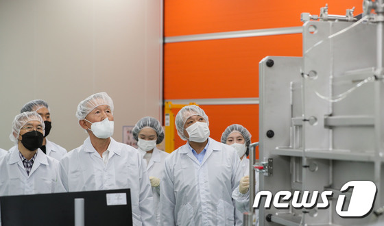 반도체 검사 장비 제작회사 찾은 허창수 회장