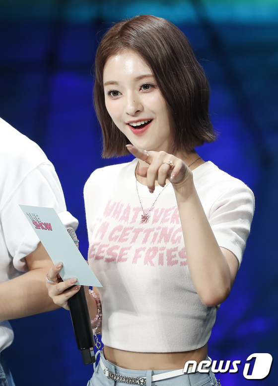 프로미스나인 나경, 손짓 하나에 팬심 술렁