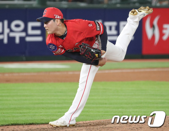 역투하는 롯데 최준용