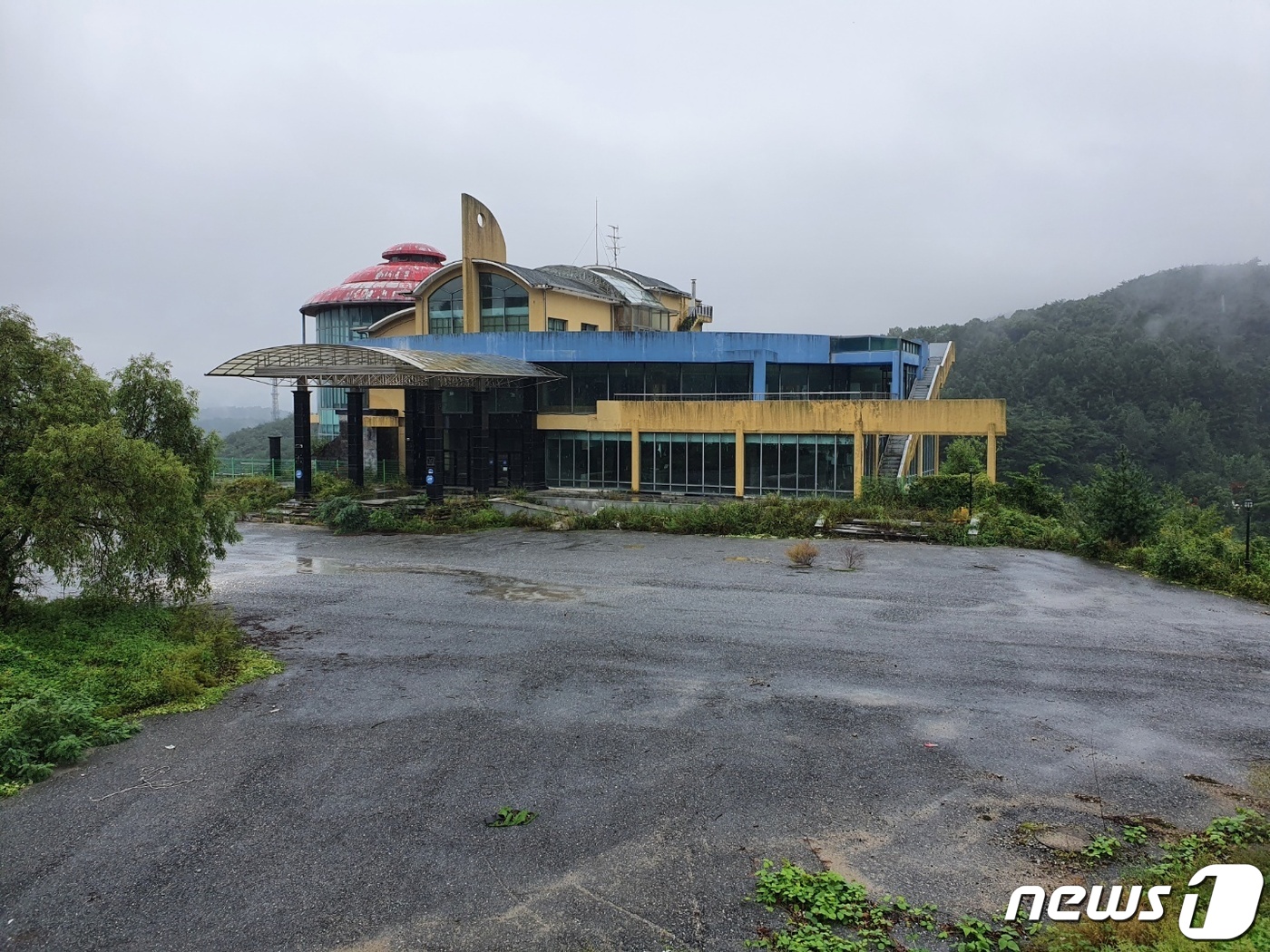 제천지역 공사 중단된 건축물 수십년 방치 대책 마련 필요