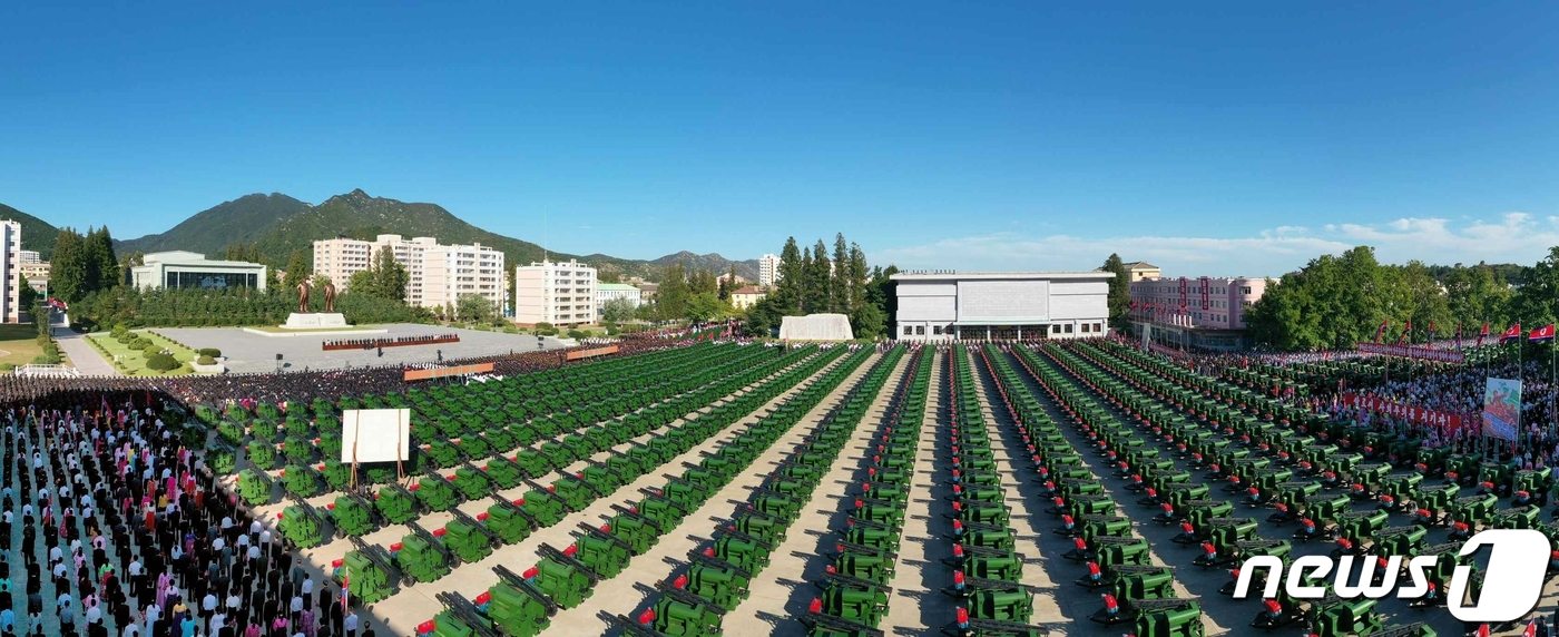 북한, 황해남도에 5500대 농기계 전달…농업 생산량 확보 박차