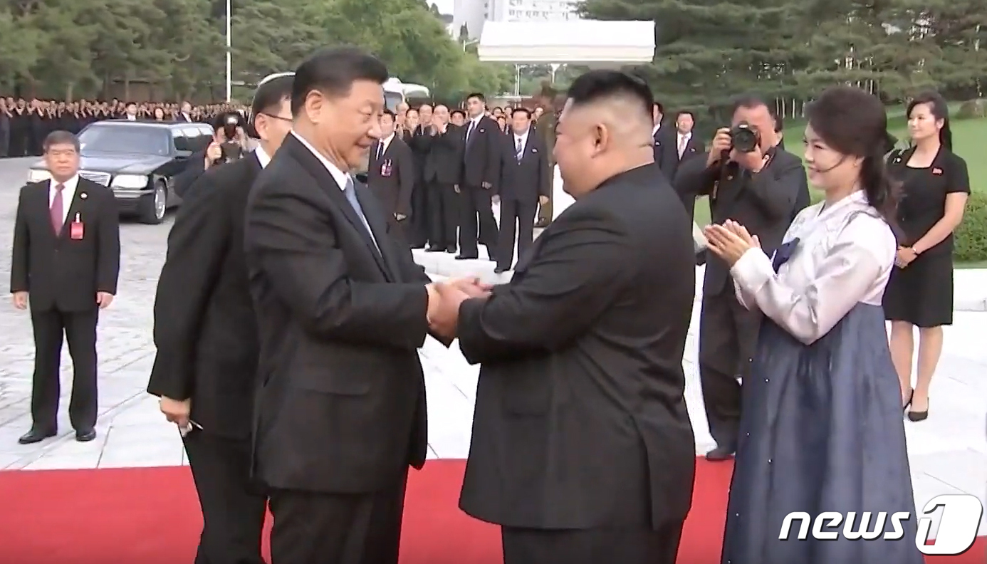 中 베이징에 '김일성 비석' 세워… 북중 친선 과시