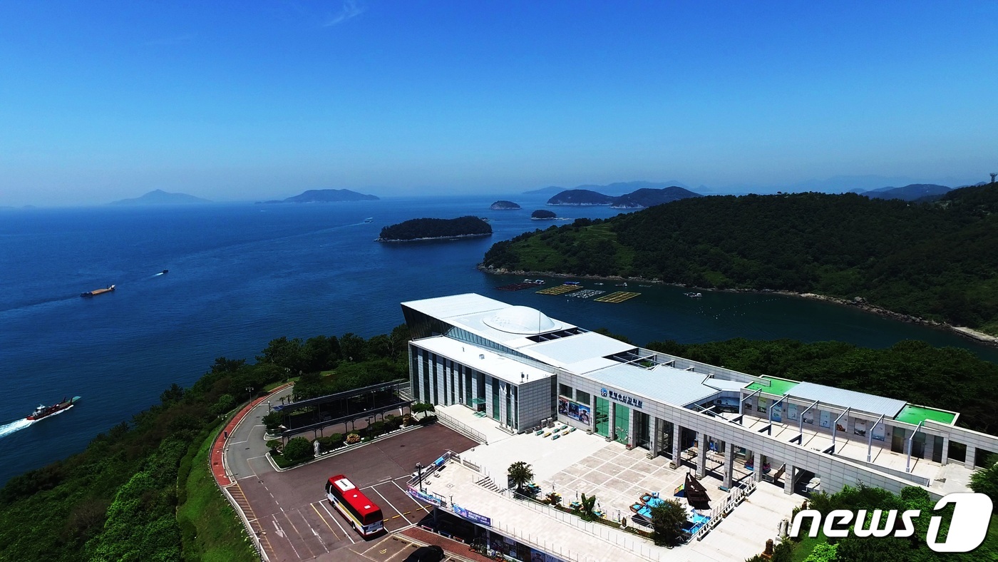 통영수산과학관 20년만에 새단장 공사로 올해 말까지 휴관