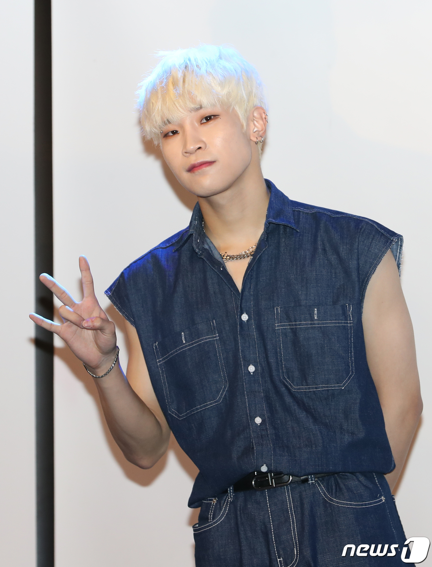 에이블루 석준, 핫 데뷔