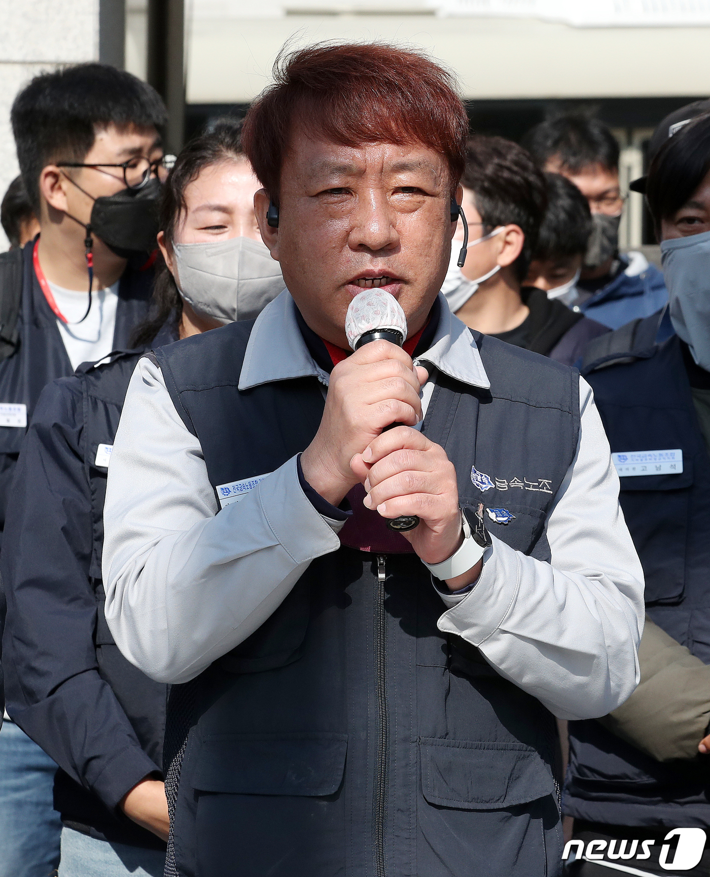 소감 밝히는 신성원 지회장