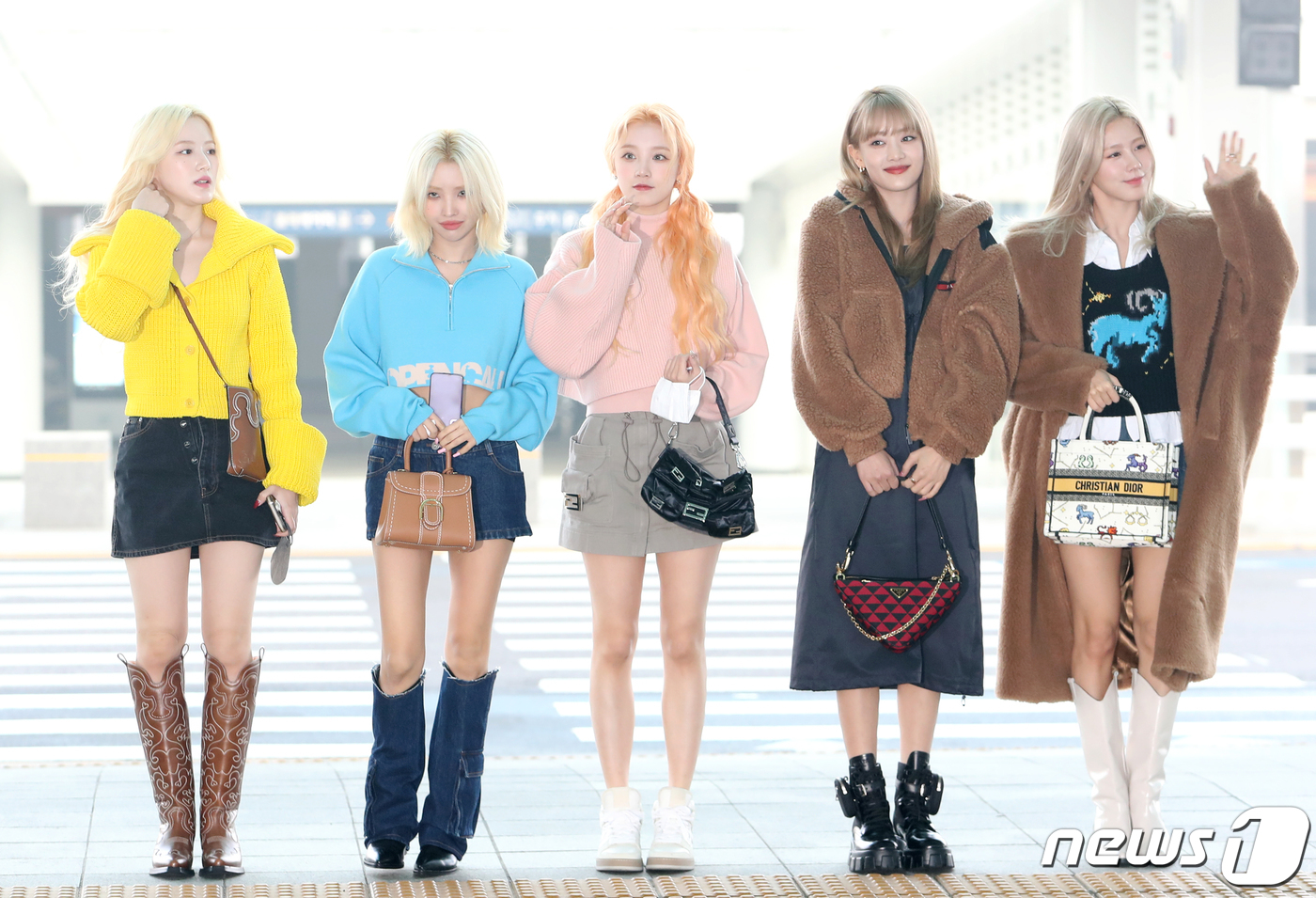여자아이들, K-POP 요정들의 설레는 출국길