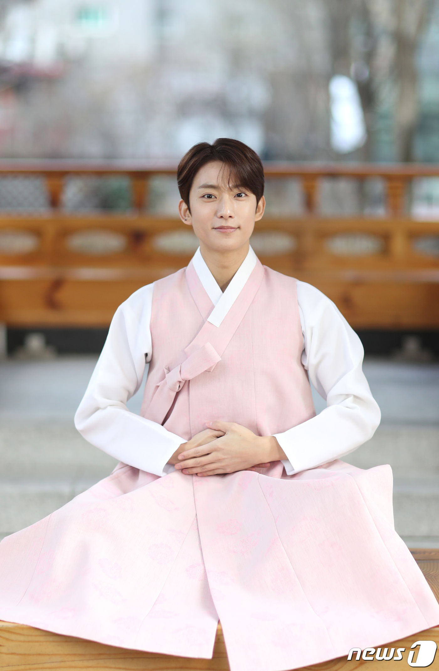 공찬 B1A4 멤버들과 자주 만나…완전체로 빨리 나오고파 [한복인터뷰]②