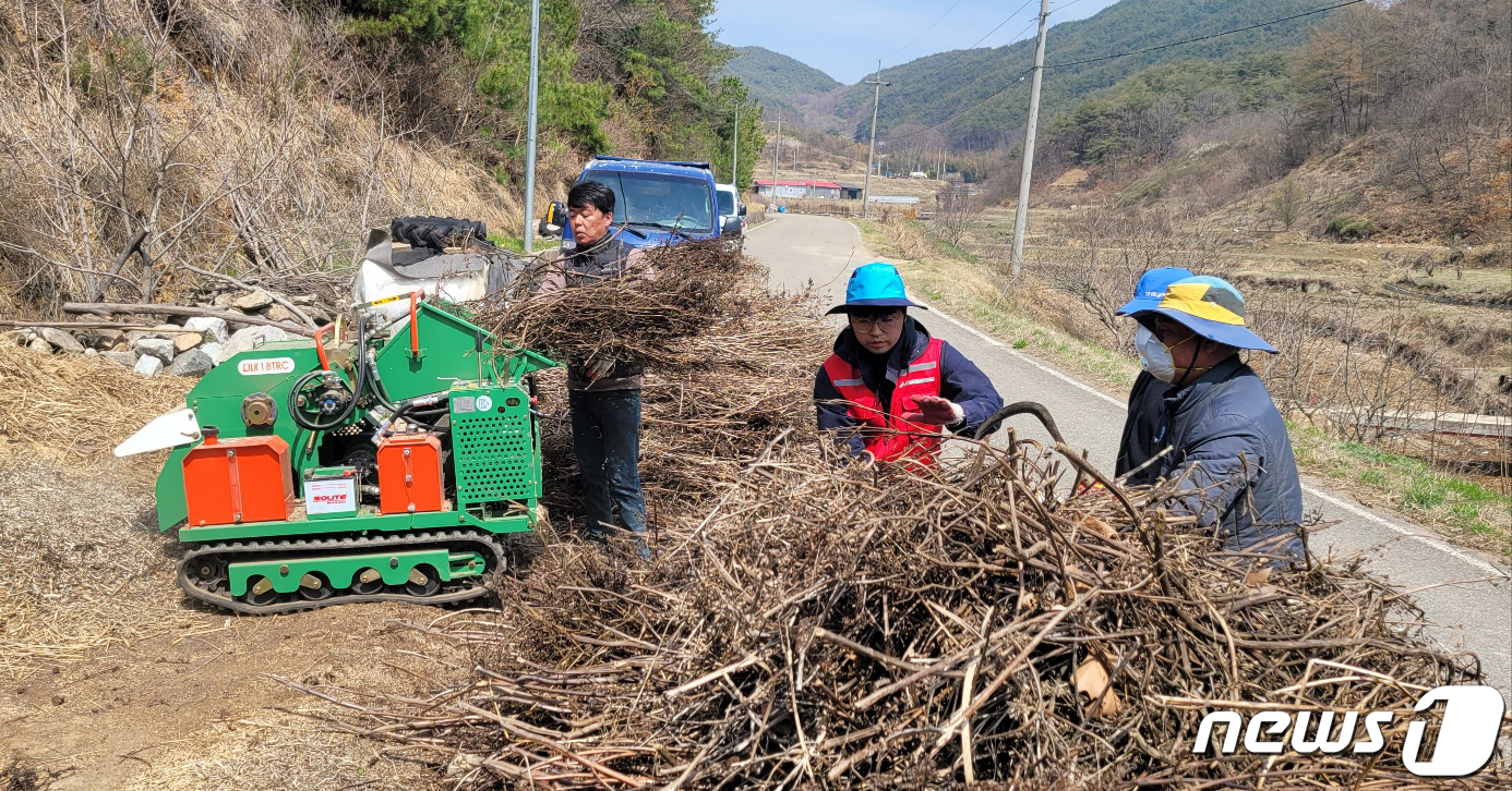 산불 내는 소각 제발 그만…산림조합, 농업부산물 파쇄사업