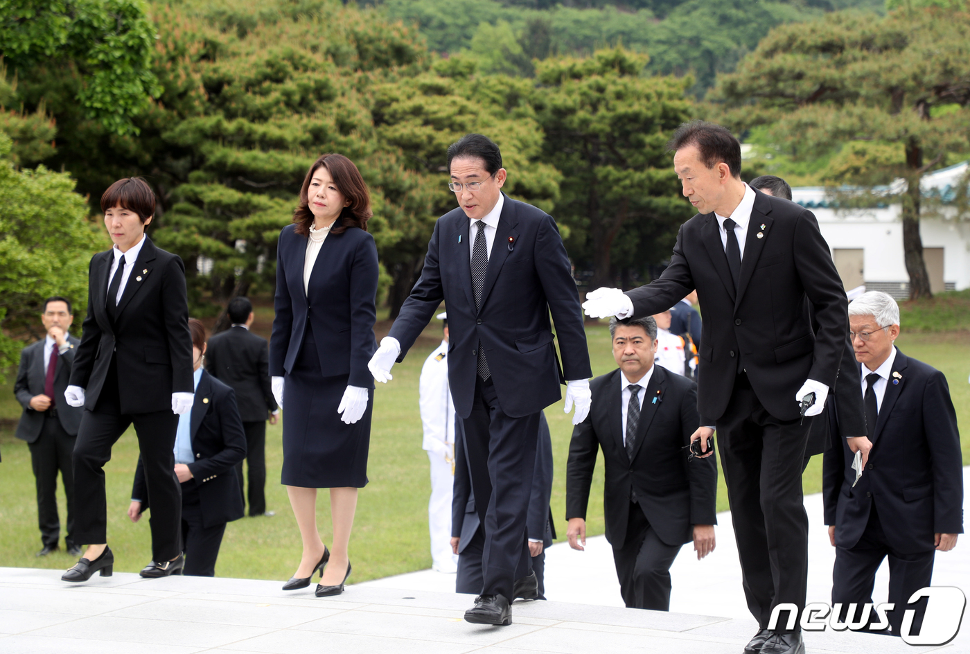 현충원 찾은 기시다 후미오 총리와 유코 여사