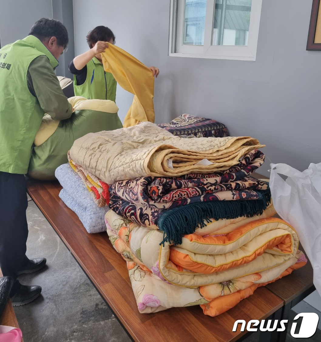 영덕읍지역사회보장협의체 때가 쏙 맘에 쏙 이불빨래 봉사
