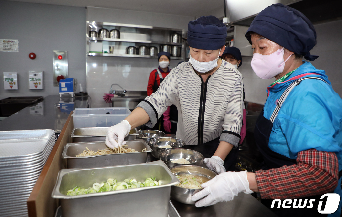 어르신 일자리 천원국시 광주 서구 풍암동에 2호점 개소