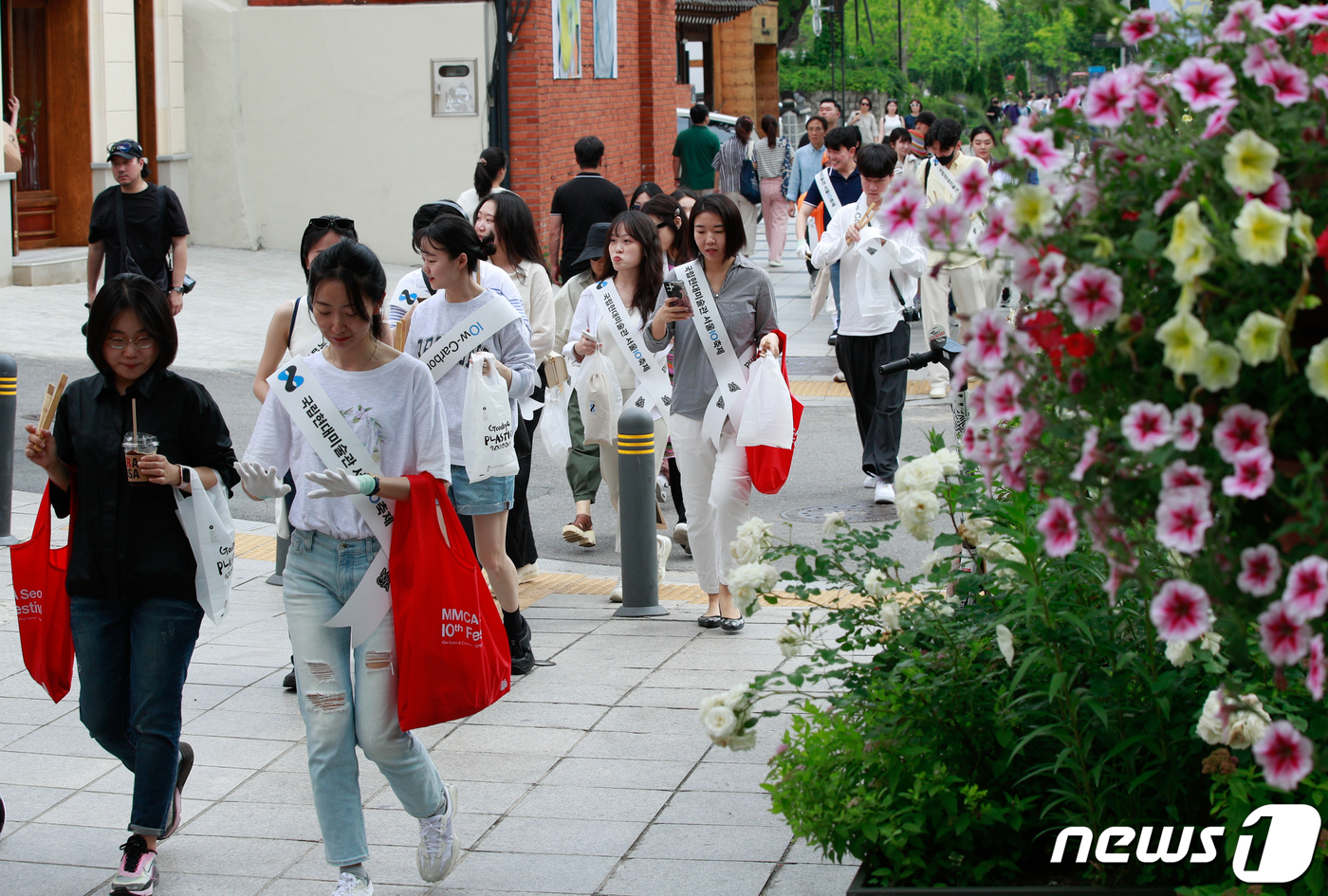 국현 10주년 플로깅으로 환경보호·기부해요