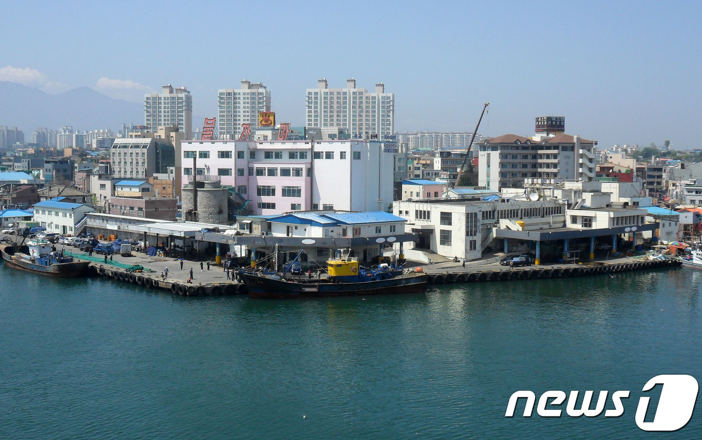 잿더미 된 속초 청년몰…예전부터 철거 vs 보존 논쟁