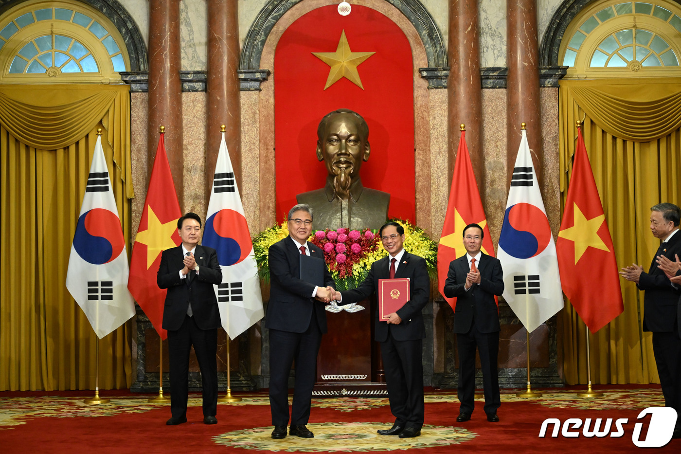 한·베트남 외교장관 포괄적 전략 동반자 관계 서명