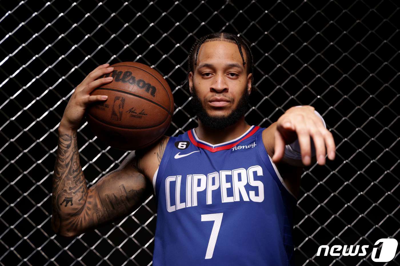 NBA 클리퍼스 아미르 코피, 총기 은닉 혐의로 체포