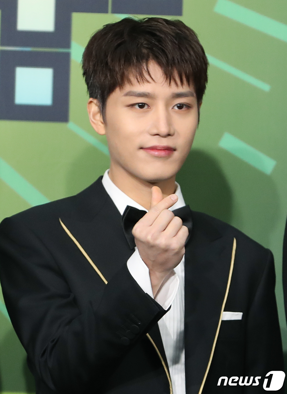NCT 태일, 오토바이 귀가하다 교통사고 허벅지 골절, 스케줄 중단 [공식]