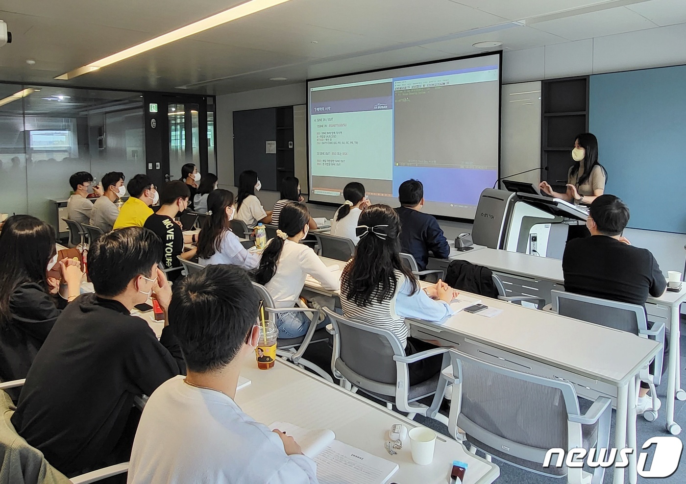 에어부산, 대학교 방문 진로 특강 드림멘토 실시