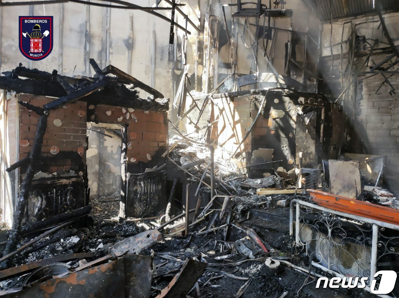 화재로 최소 13명 숨진 스페인 나이트 클럽 참사 현장