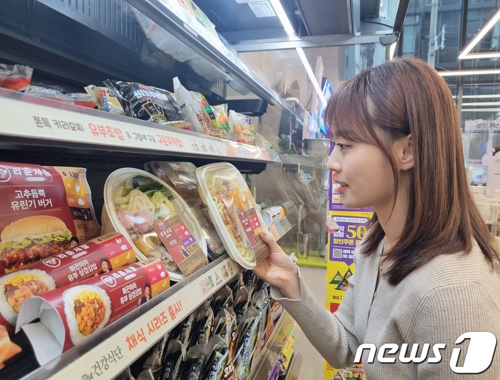 CU, 백종원 리춘시장 콜라보 간편식 5종 출시
