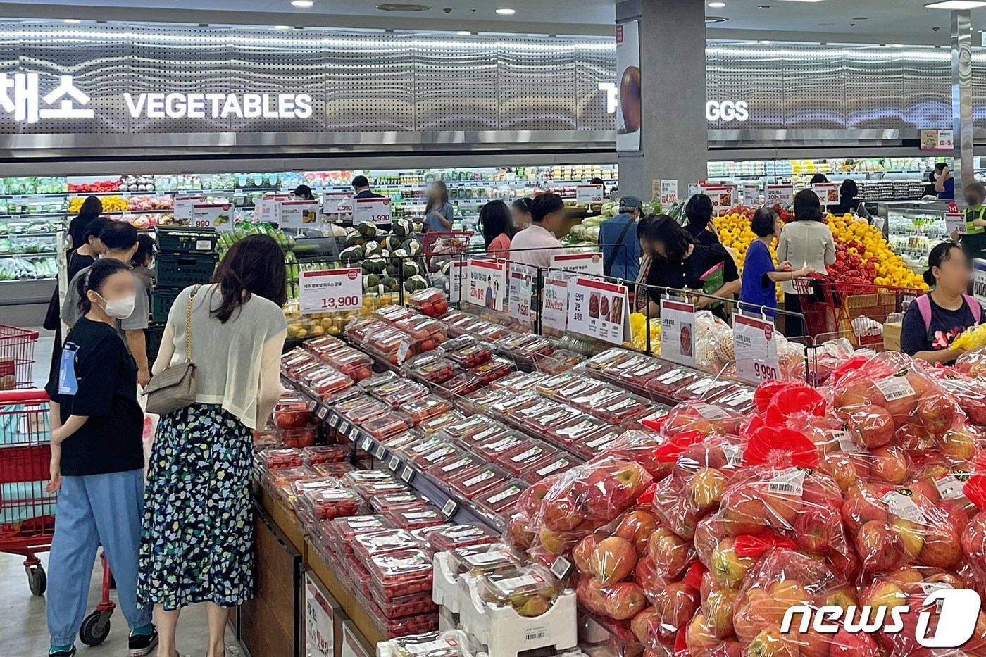 롯데마트·쇼핑, 온리원 페스타 진행…최대 반값 할인 행사