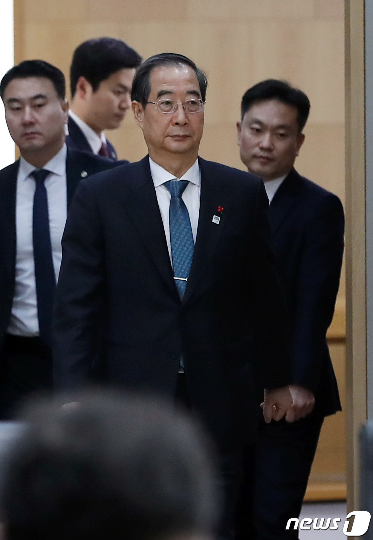 국무회의 입장하는 한덕수 국무총리