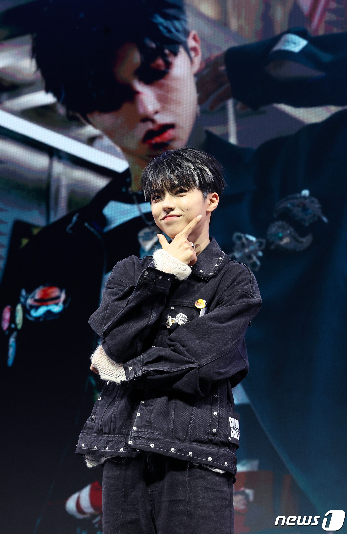 올아워즈(ALL(H)OURS) 온, 귀엽게 봐주세요