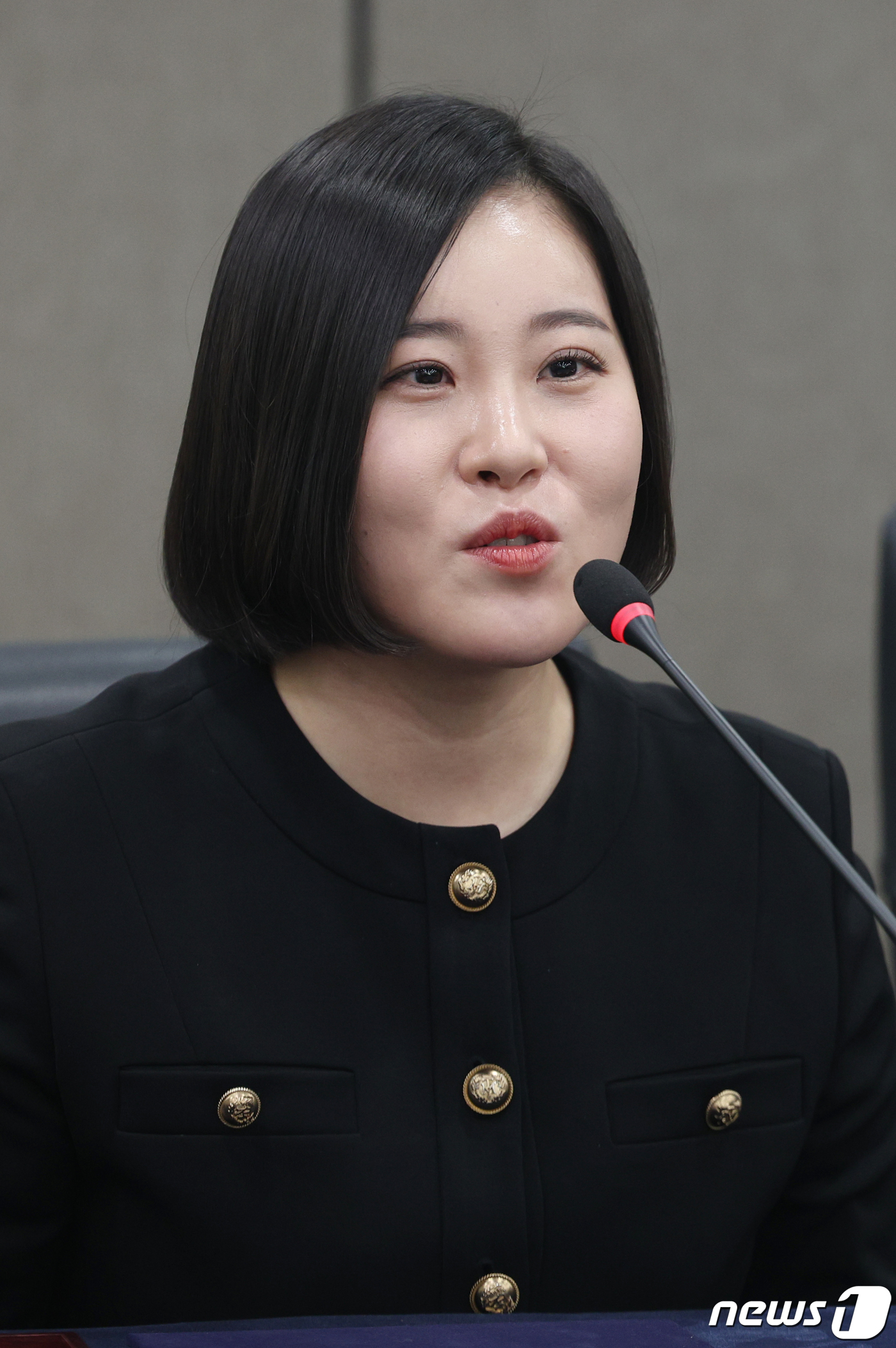 인사말 하는 박혜란 대흥리사이클링 대표이사