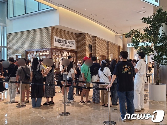 유통업계 흔든 빵의 위력…더 크게, 더 새롭게 빵 경쟁