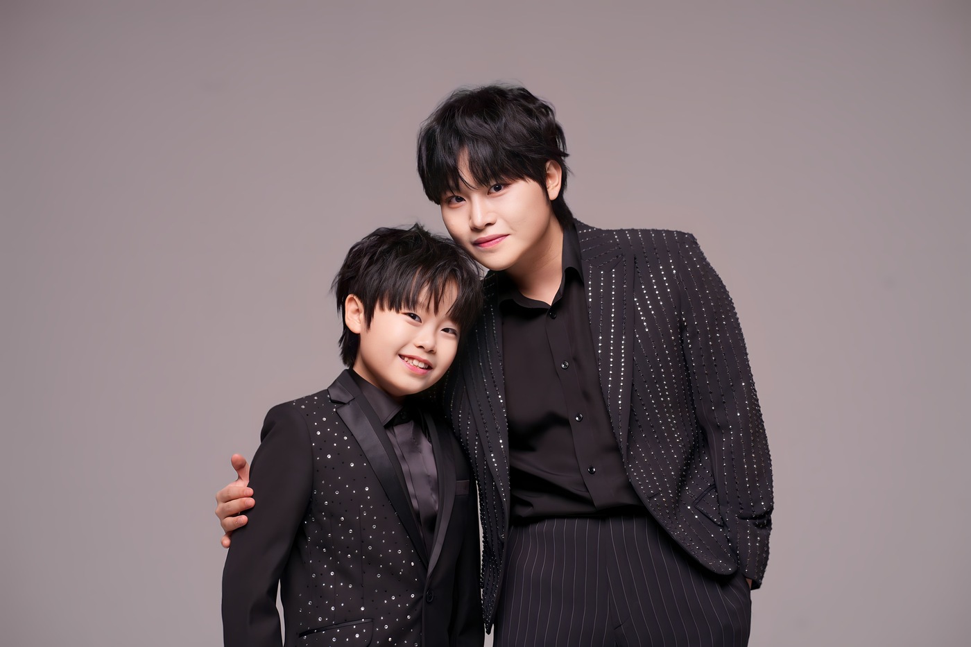 리틀 싸이 황민우·미트2 황민호, 초이랩 전속계약…트로트 가수 도약