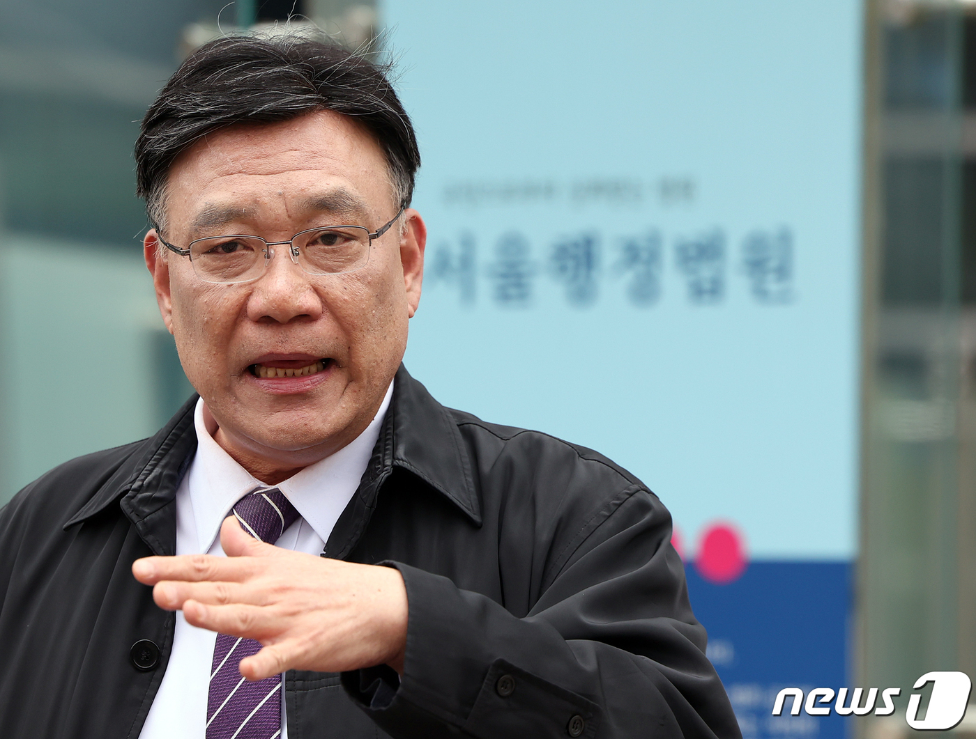 의대 증원 취소 소송 관련 발언하는 이병철 변호사