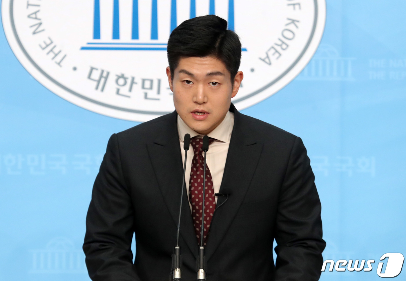 조국·제자 김재섭, 이제는 동료의원으로…조민 악연 새삼 주목