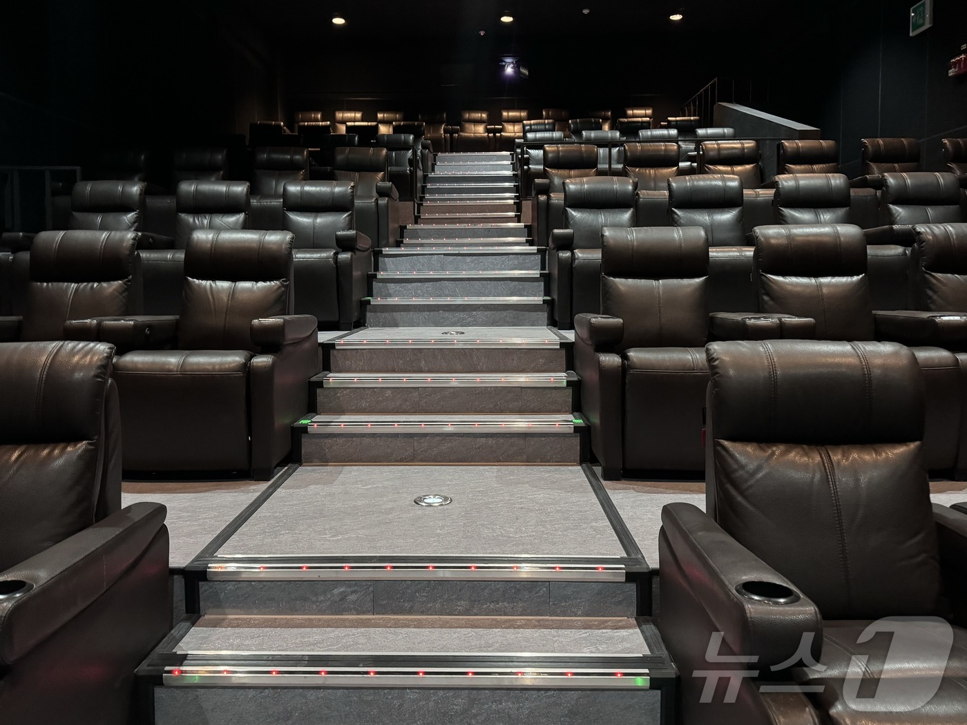 CGV 울산성남점 20일 개관…불황 이기고 무사 개관 할까