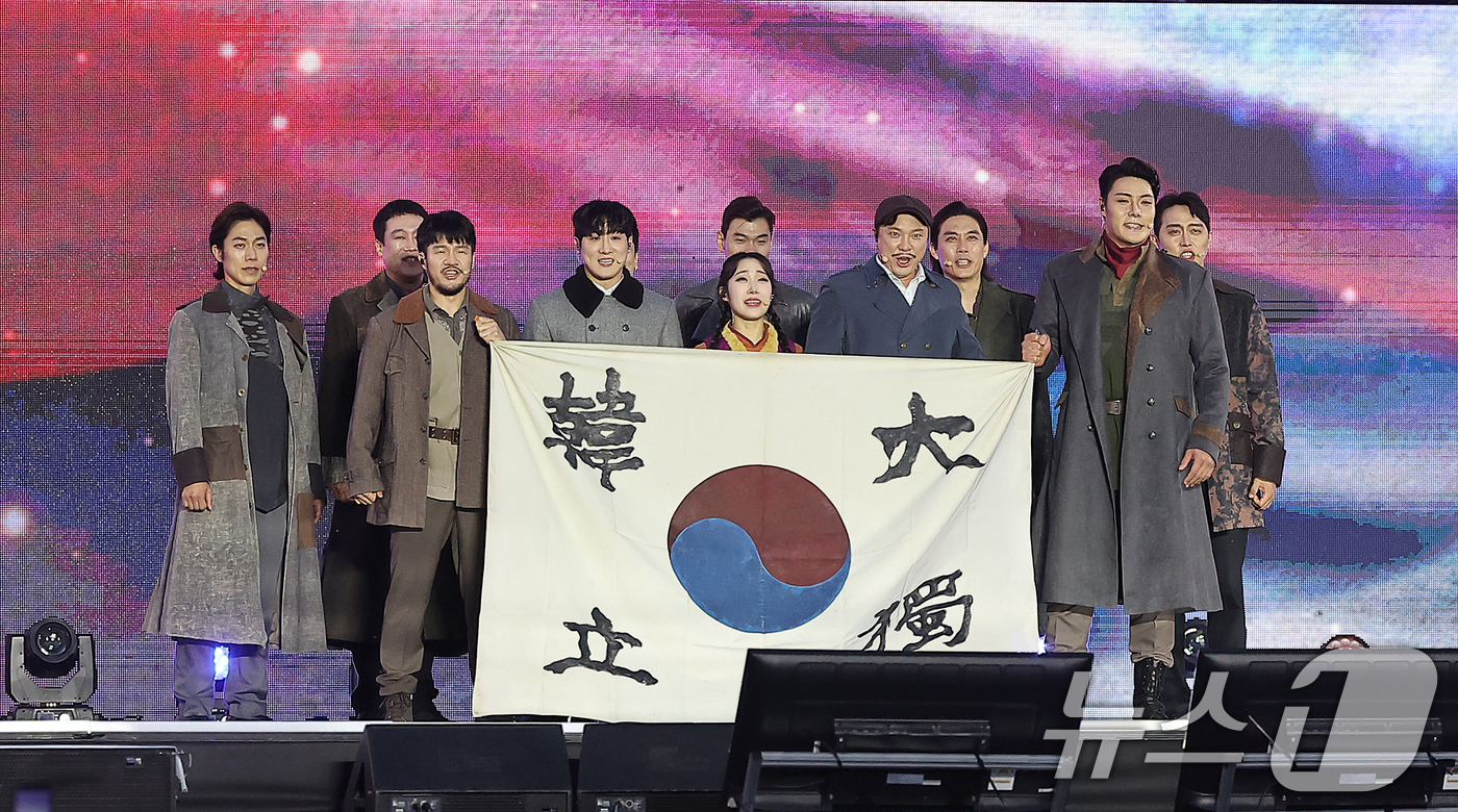 뮤지컬 영웅, 가슴이 뜨거워지는 무대