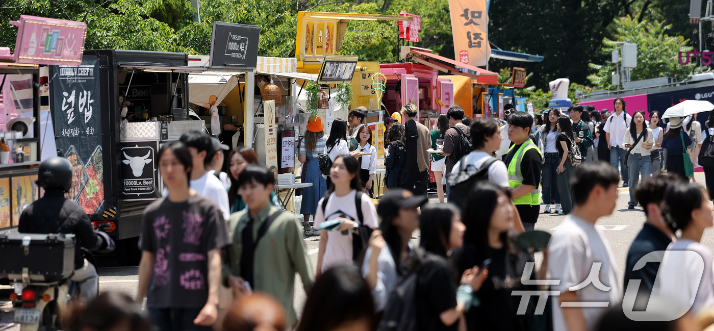 대학 축제의 변신은 무죄