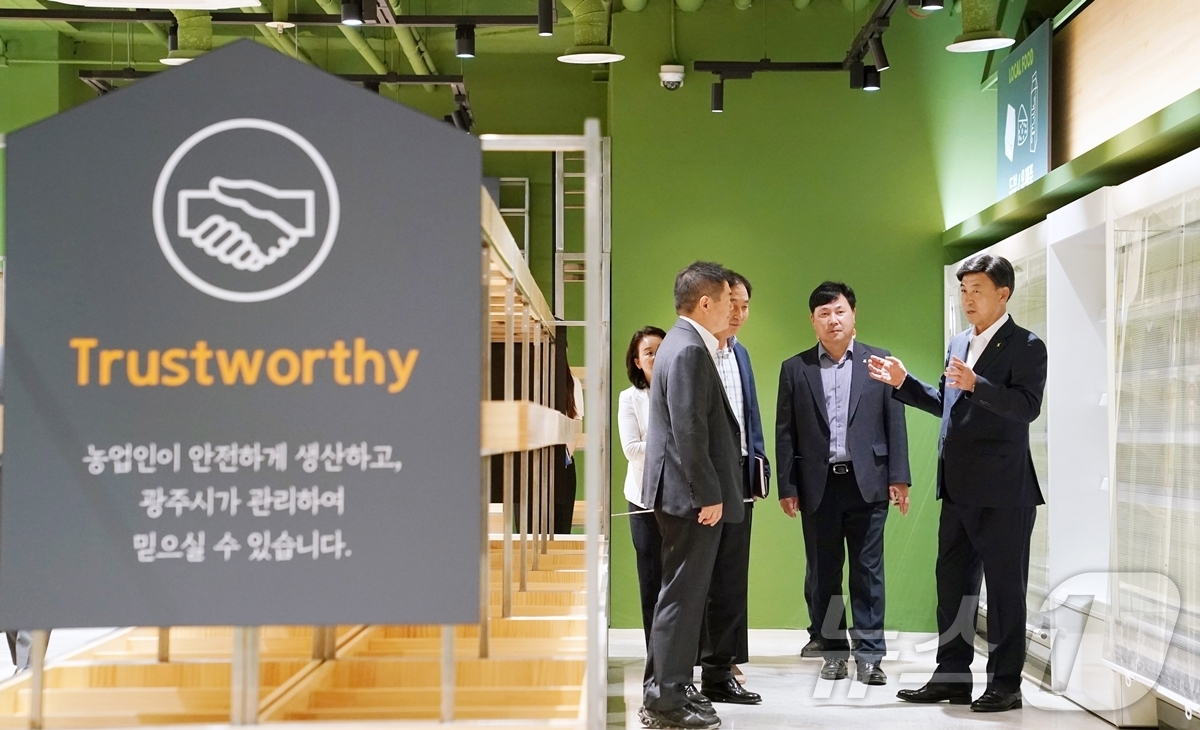 방세환 광주시장, 개장 앞둔 ‘자연채 푸드팜 센터’ 점검·격려