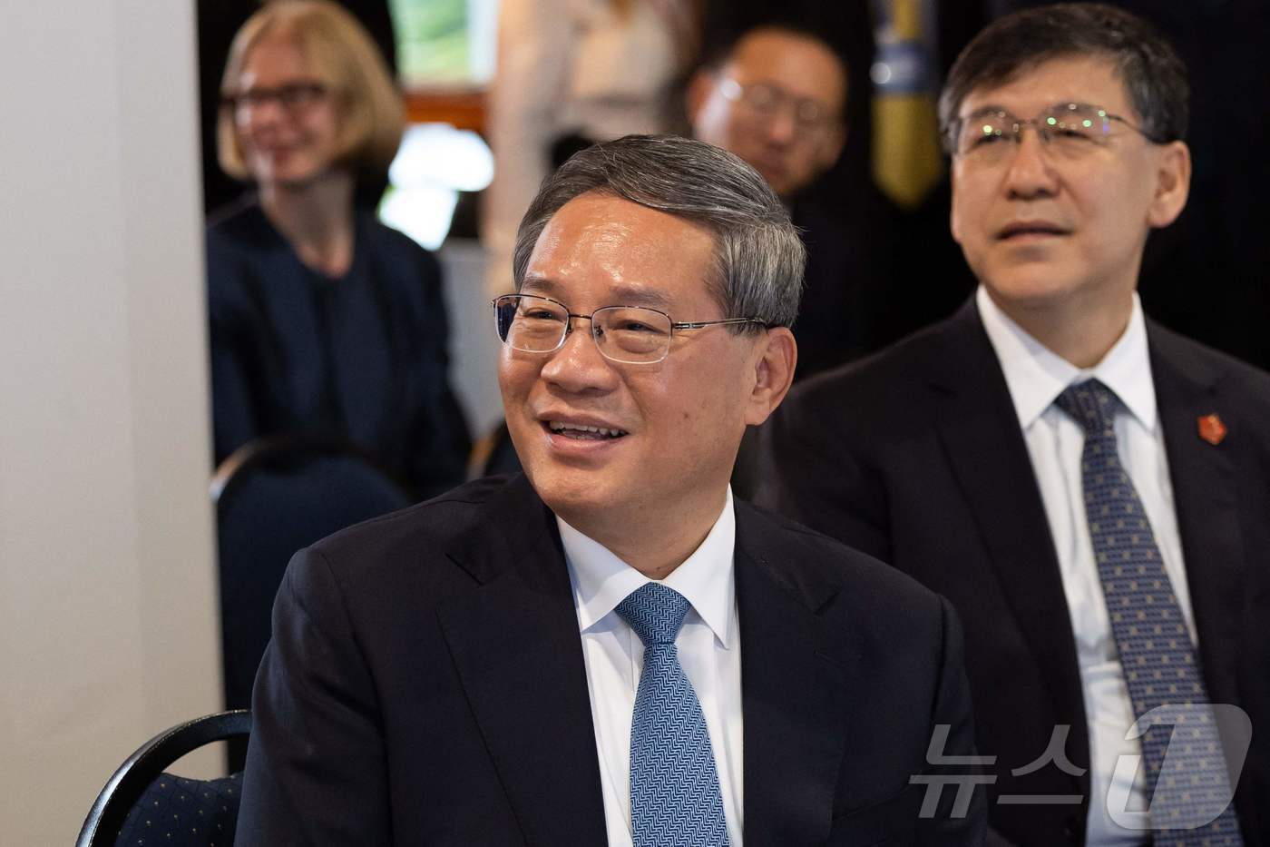 뉴질랜드 식물 식품 연구소 방문하는 리창 中 총리