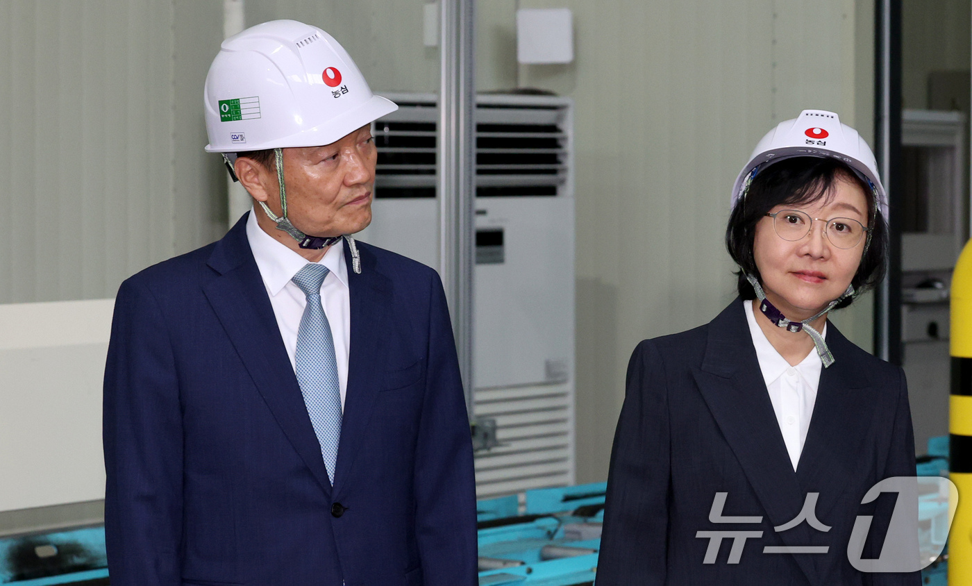 수입식품 전자심사 도입 물류창고 찾은 식약처장
