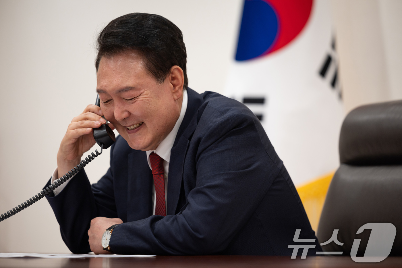 윤석열 대통령, 페트르 피알라 체코 총리와 전화 통화