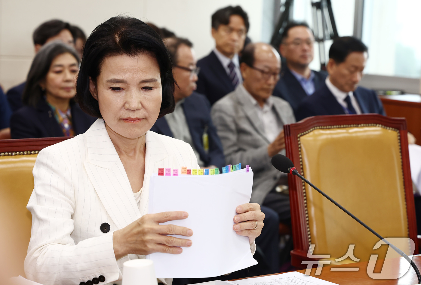 이진숙 법카 사용 두고 野 노래주점에서 사용했나 맹공