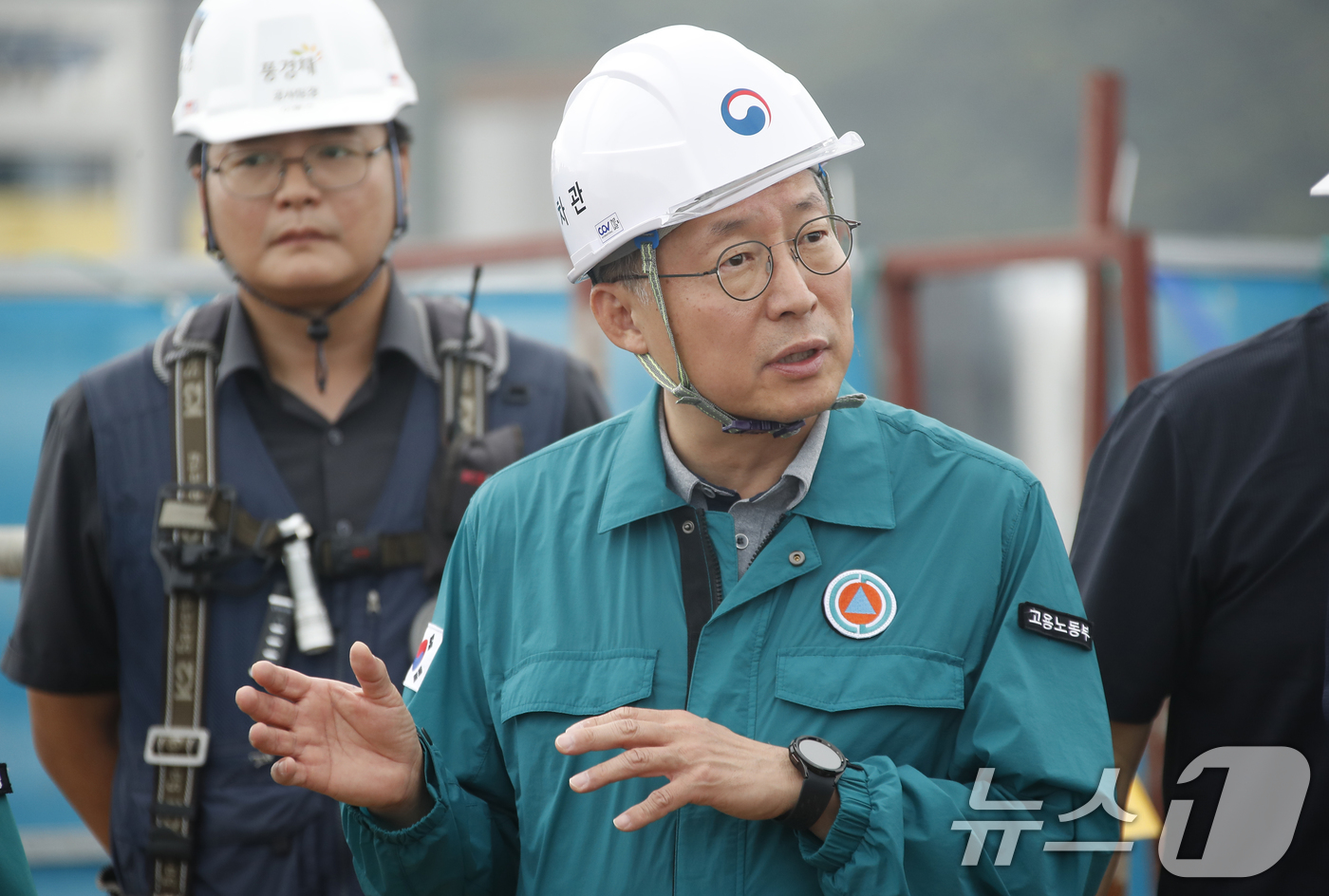 폭염·장마 대비 건설 현장 점검하는 김민석 차관