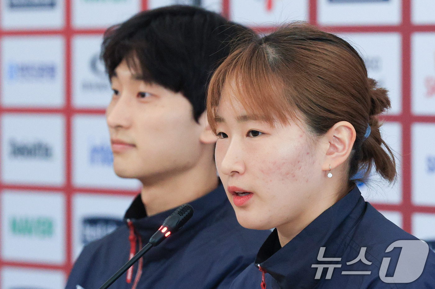 정나은 취재진 질문에 답변