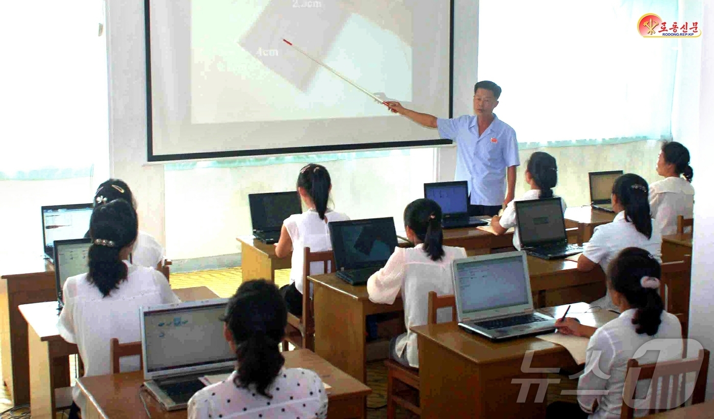 北 함주군 직업기술학교 교육 조건과 환경 일신