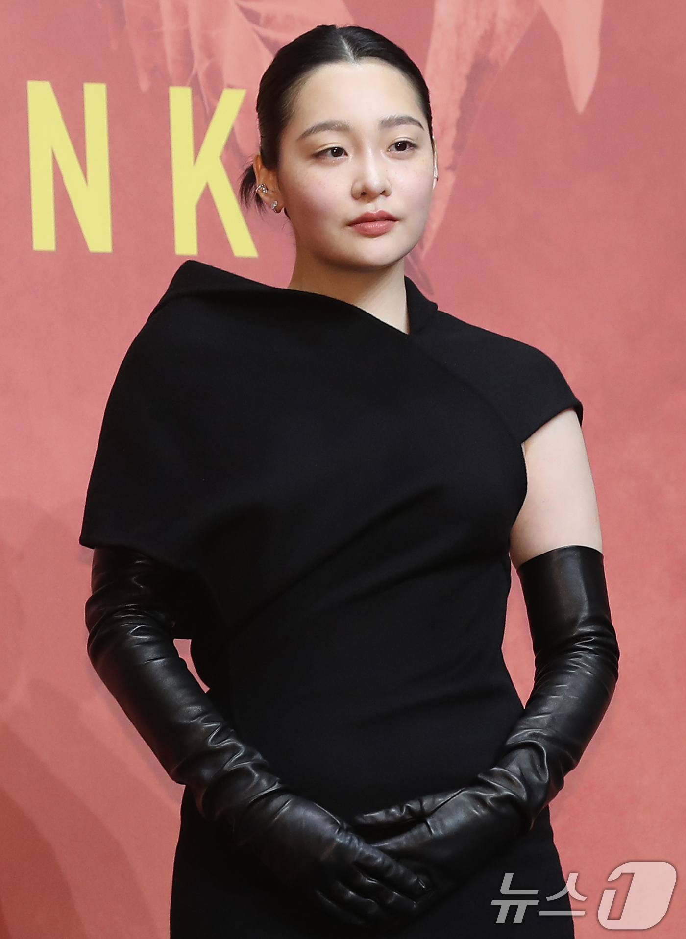 김민하, 오묘한 눈빛