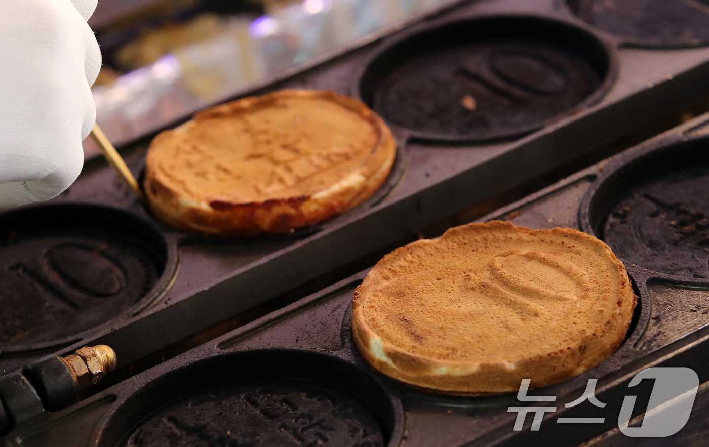판매중단 위기 겪은 십원빵 1년만에 합법화