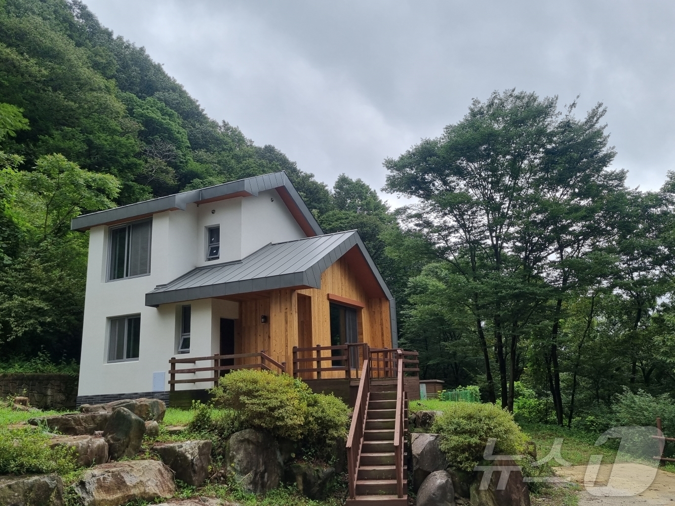 국립회문산자연휴양림 새단장…케빈하우스 5동 신규 설치