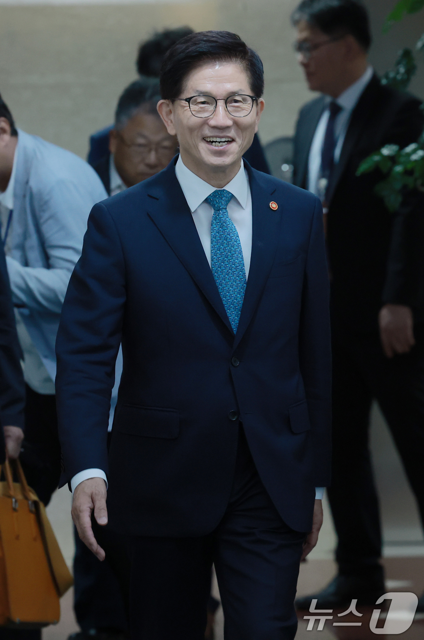 김문수 장관, 한국경영자총협회 방문