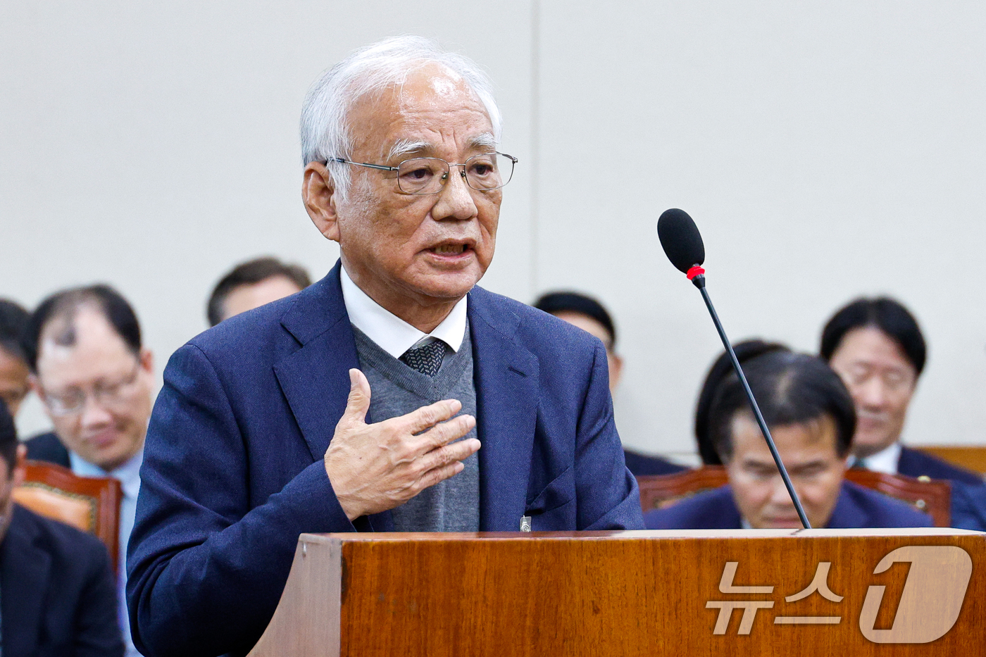 [국감]환노위 출석한 장형진 영풍 고문