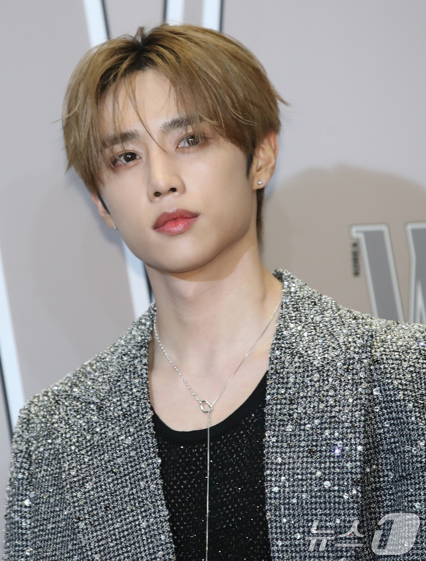 숙소 문 열었더니 성큼…더보이즈 선우, 사생팬에 폭행당했다